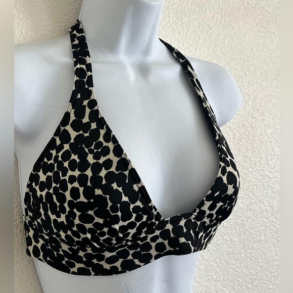 3/$20 Victoria’s Secret Bikini Top - Picture 4 of 9